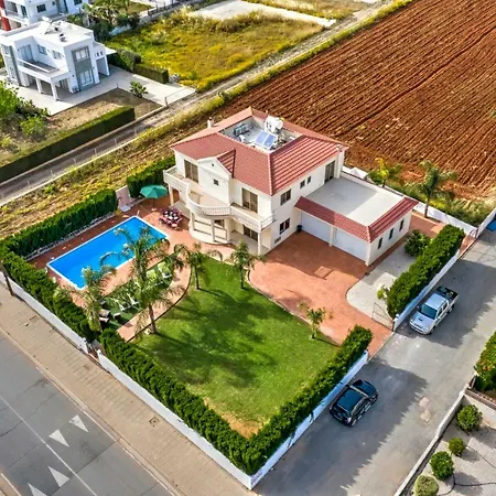 Holiday home Eva *